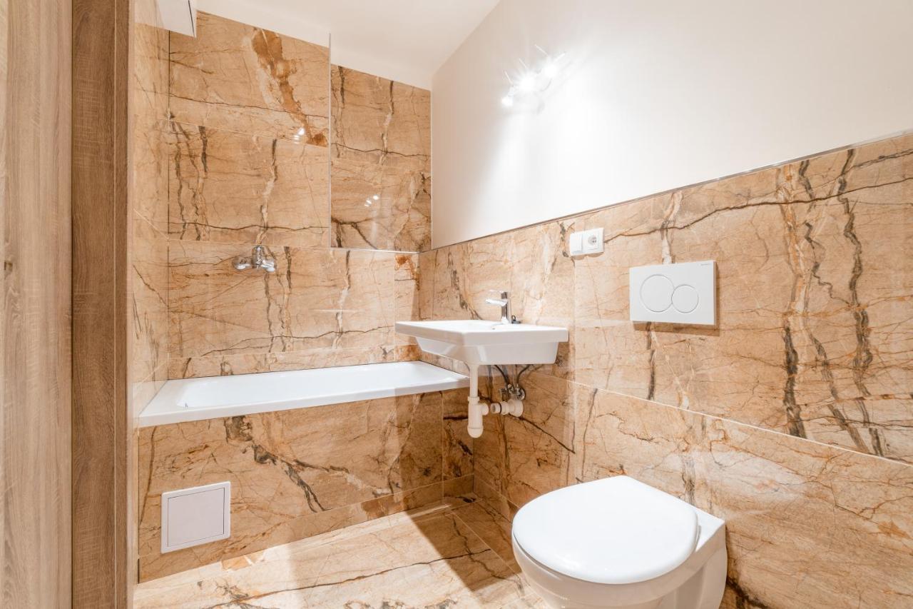 Penthouse # 81 With Panoramic View In Elite Rezidence With Free Parking Prag